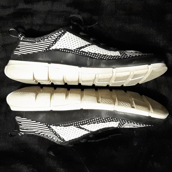 ECCO Intrinsic Knit Sneakers - Leather Trim - Women's Size 9.5 - Picture 4 of 13